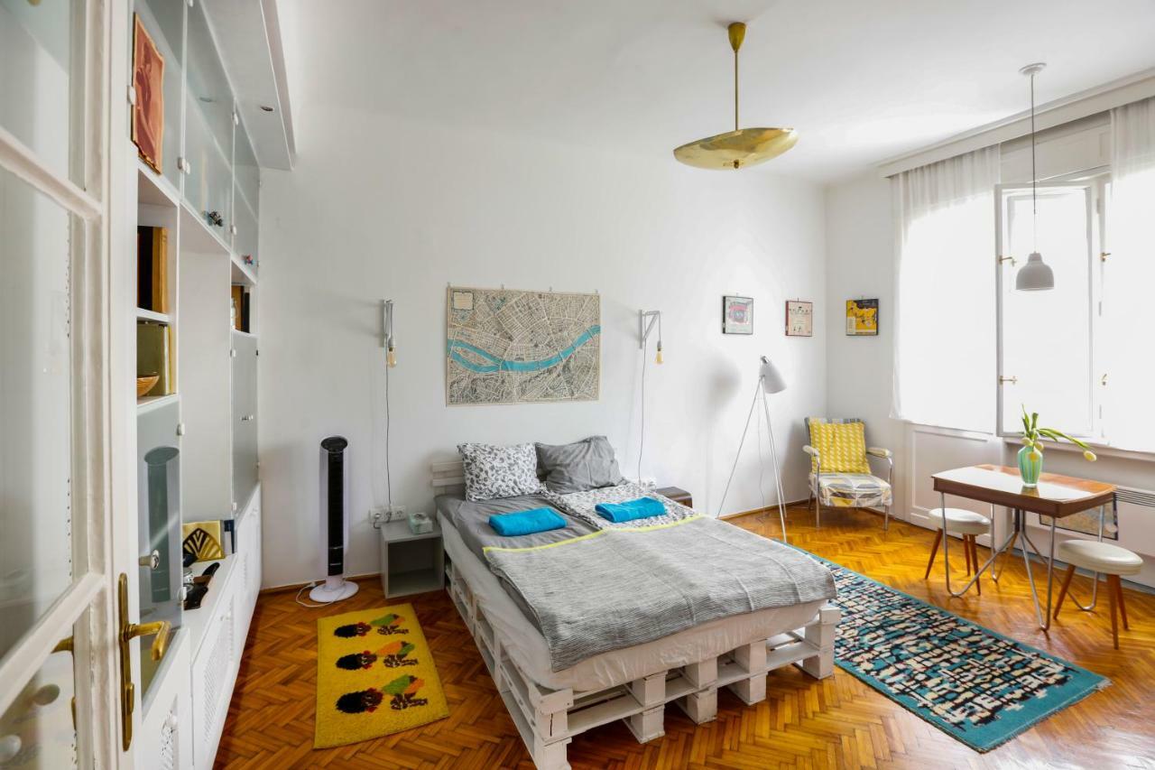 Bright Lights, Big Appartement Budapest
